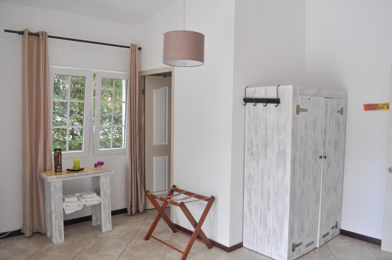 Hibiscus Beach House Jan Thiel Екстериор снимка