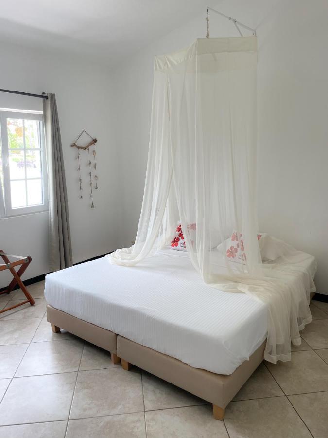 Hibiscus Beach House Jan Thiel Екстериор снимка