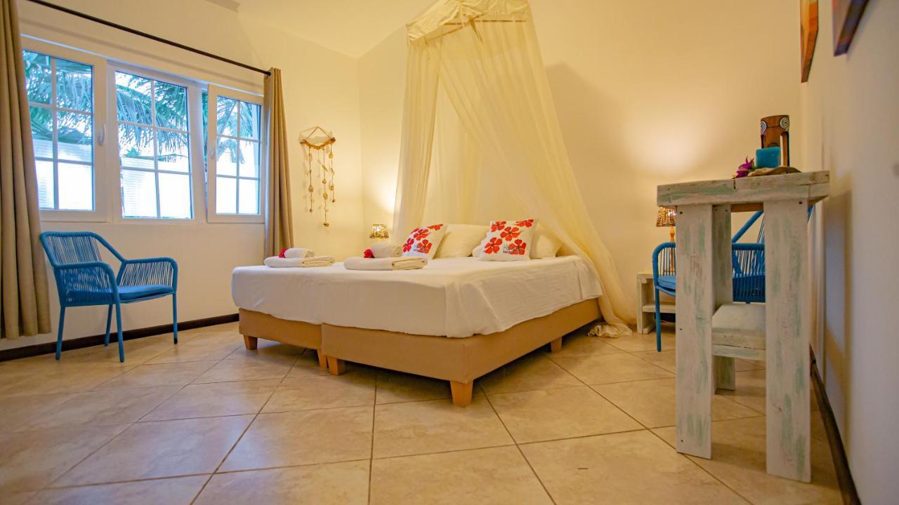 Hibiscus Beach House Jan Thiel Екстериор снимка